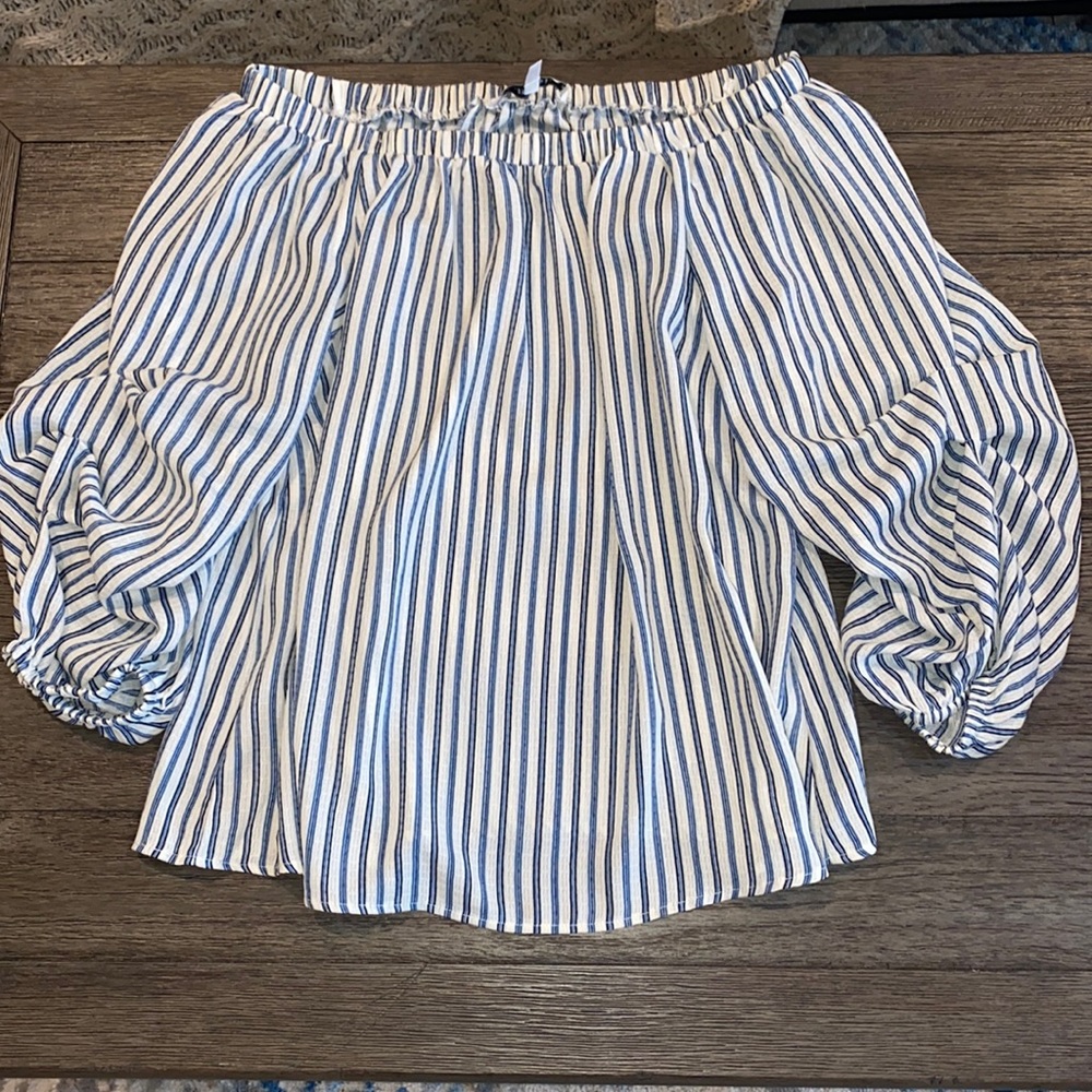 Off the shoulder long sleeve top